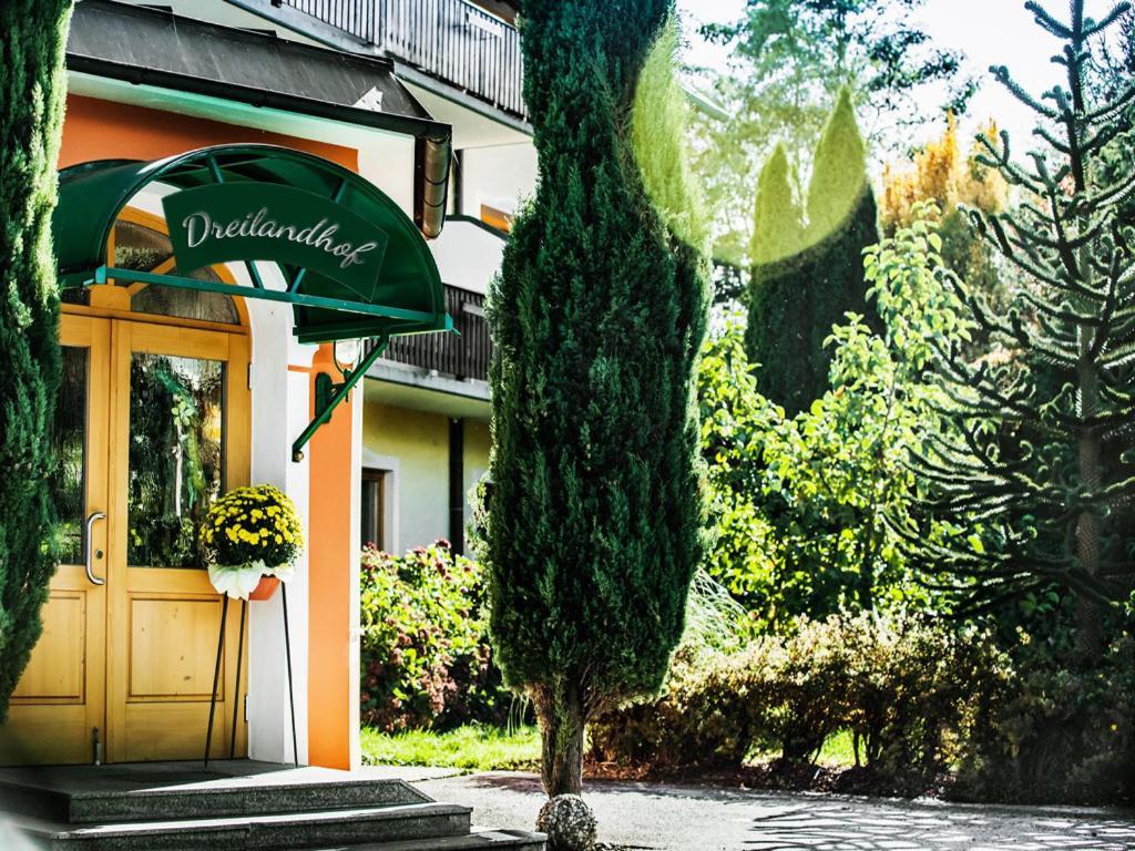 Dreilandhof Hotel Лойперсдорф бай Фюрстенфелд Екстериор снимка