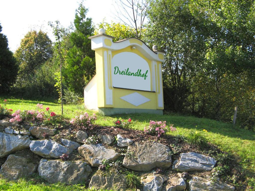 Dreilandhof Hotel Лойперсдорф бай Фюрстенфелд Екстериор снимка