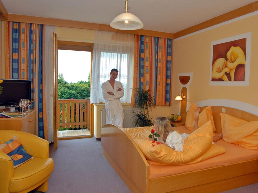 Dreilandhof Hotel Лойперсдорф бай Фюрстенфелд Екстериор снимка