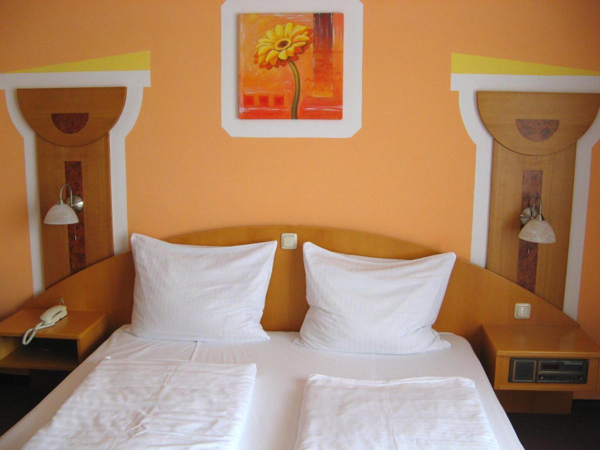 Dreilandhof Hotel Лойперсдорф бай Фюрстенфелд Екстериор снимка