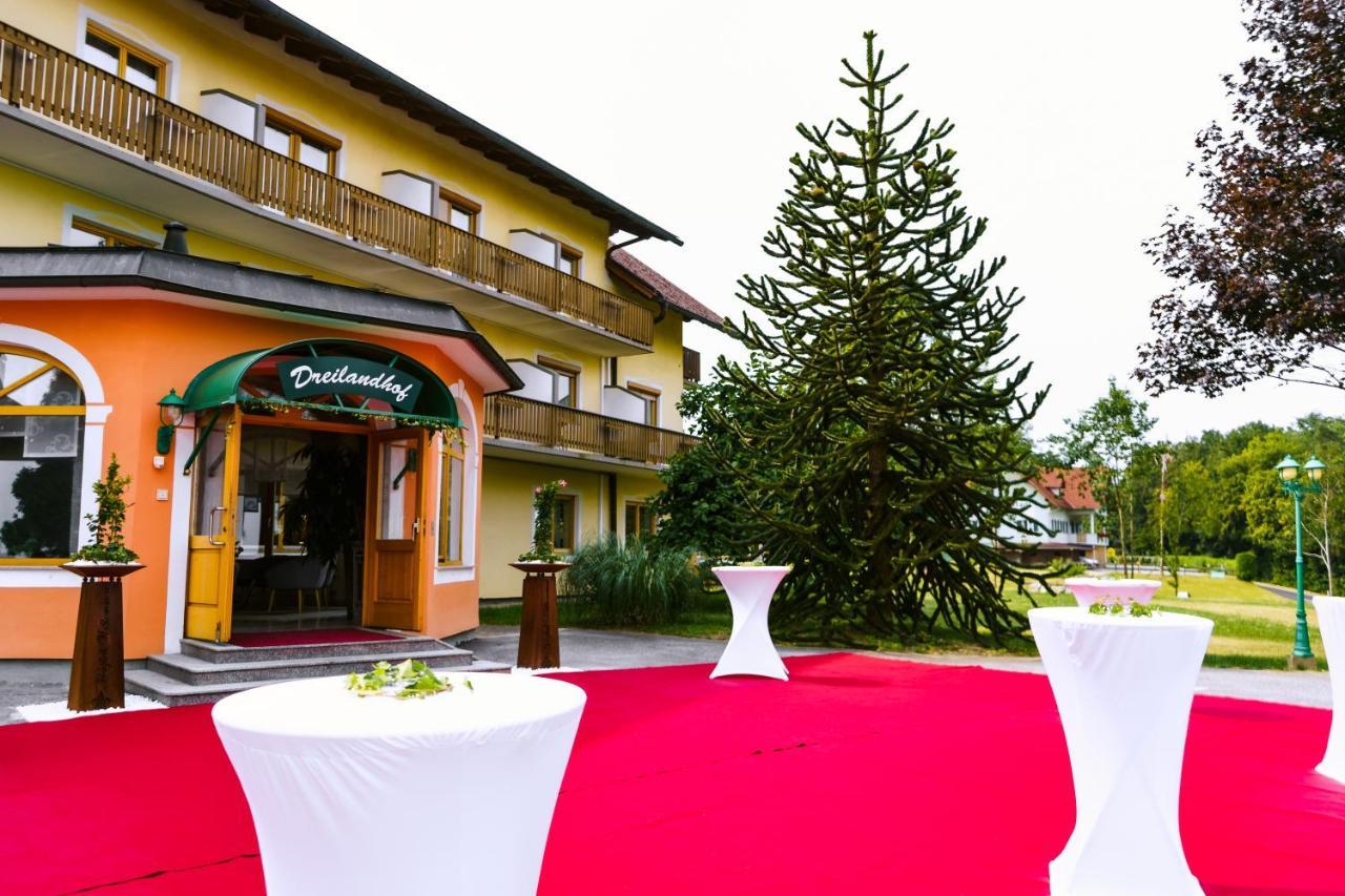 Dreilandhof Hotel Лойперсдорф бай Фюрстенфелд Екстериор снимка