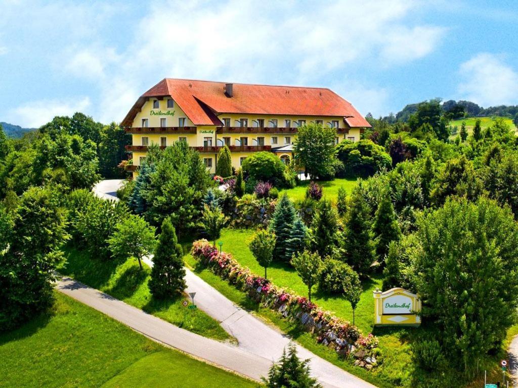 Dreilandhof Hotel Лойперсдорф бай Фюрстенфелд Екстериор снимка