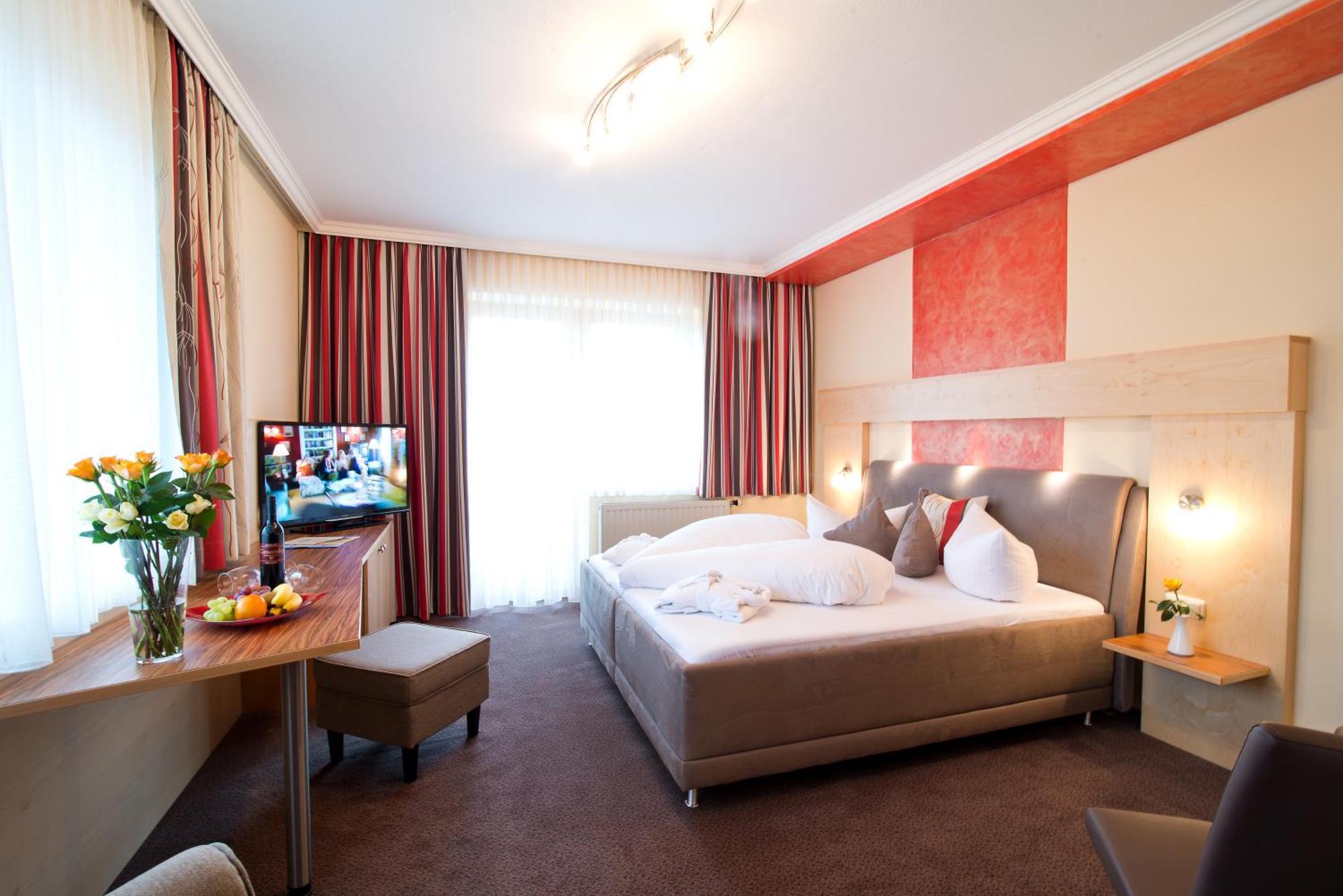 Dreilandhof Hotel Лойперсдорф бай Фюрстенфелд Екстериор снимка