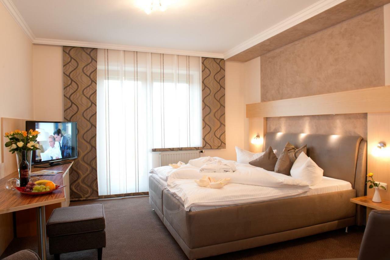 Dreilandhof Hotel Лойперсдорф бай Фюрстенфелд Екстериор снимка