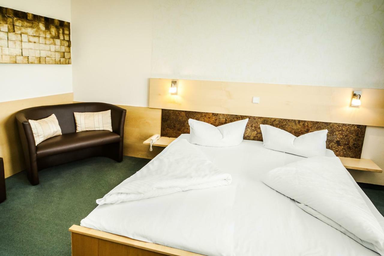 Dreilandhof Hotel Лойперсдорф бай Фюрстенфелд Екстериор снимка